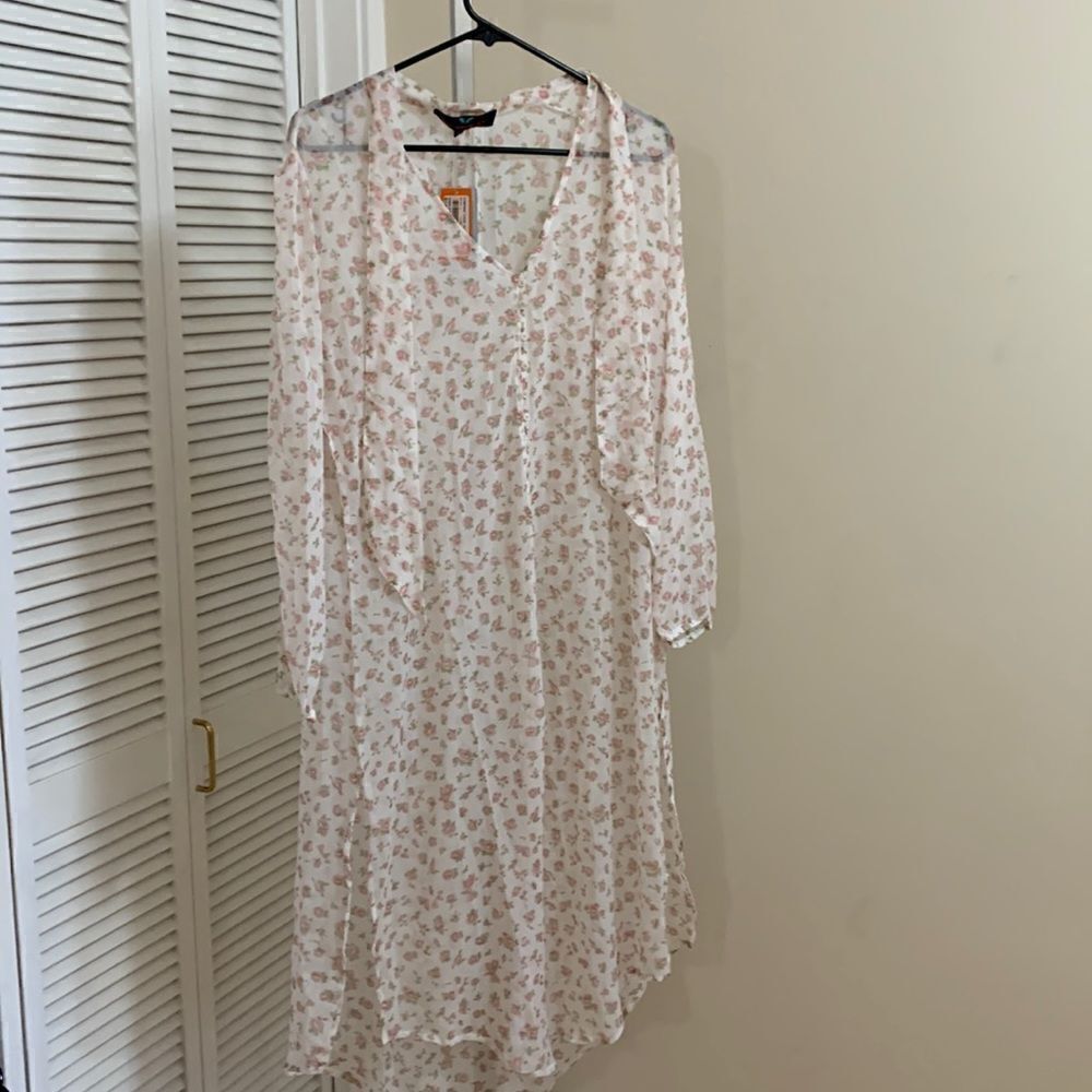 KAREENA’S SWIM COVERUP 
